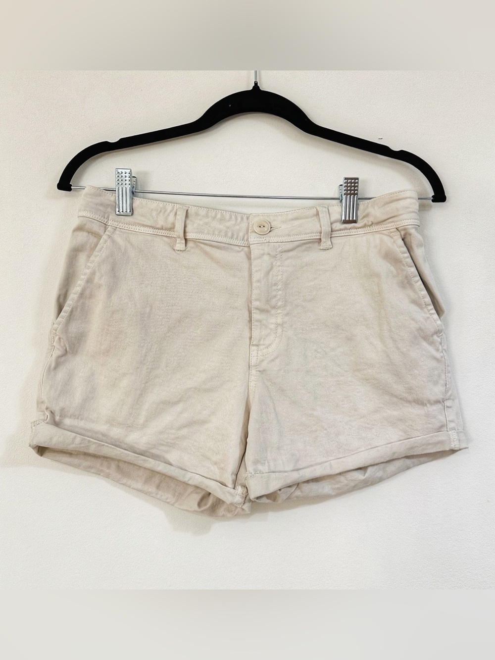 Sanctuary Rolled Cream Chino Shorts Size 27